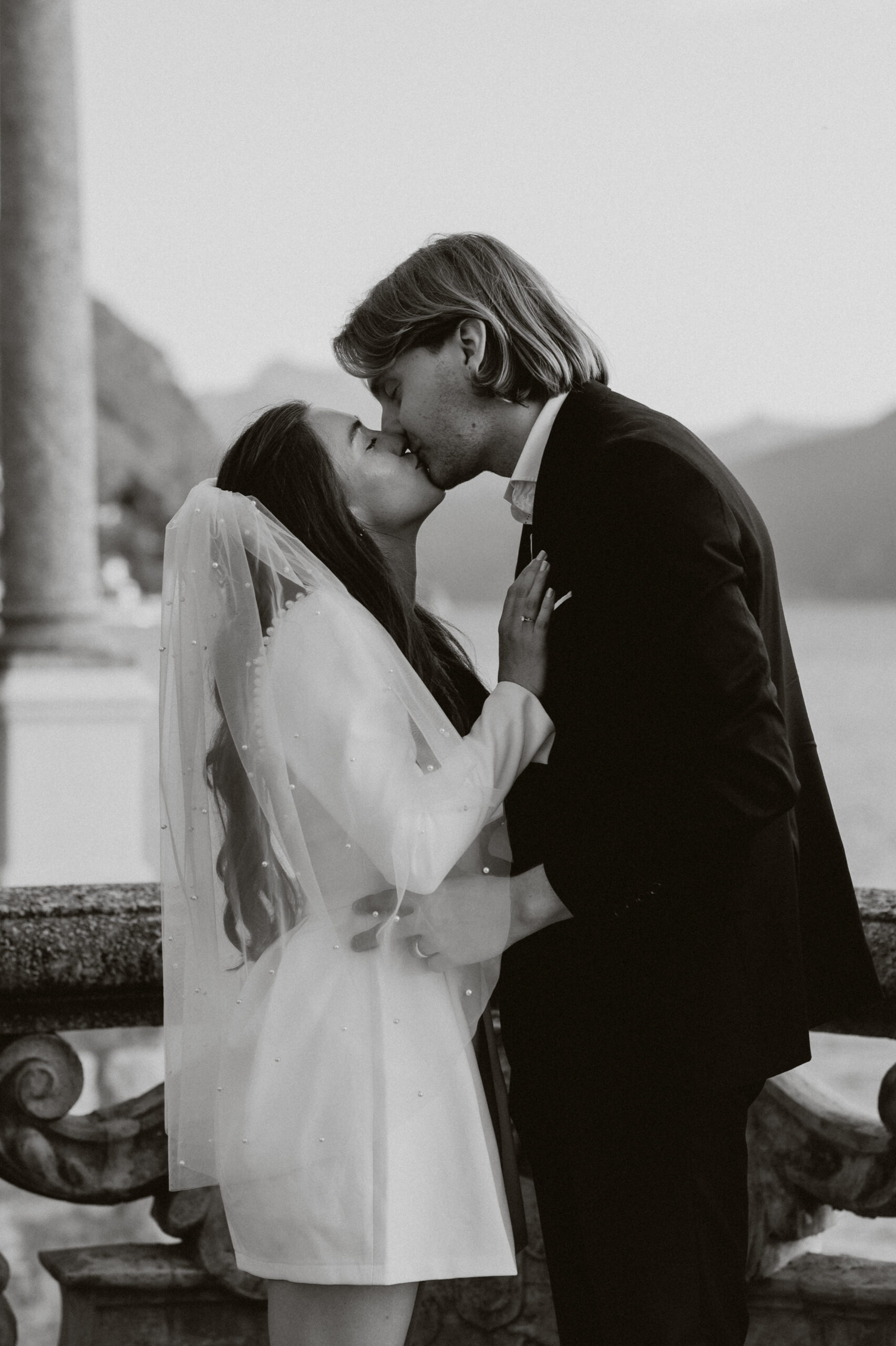 Luxury elopement shooting on Lake Como